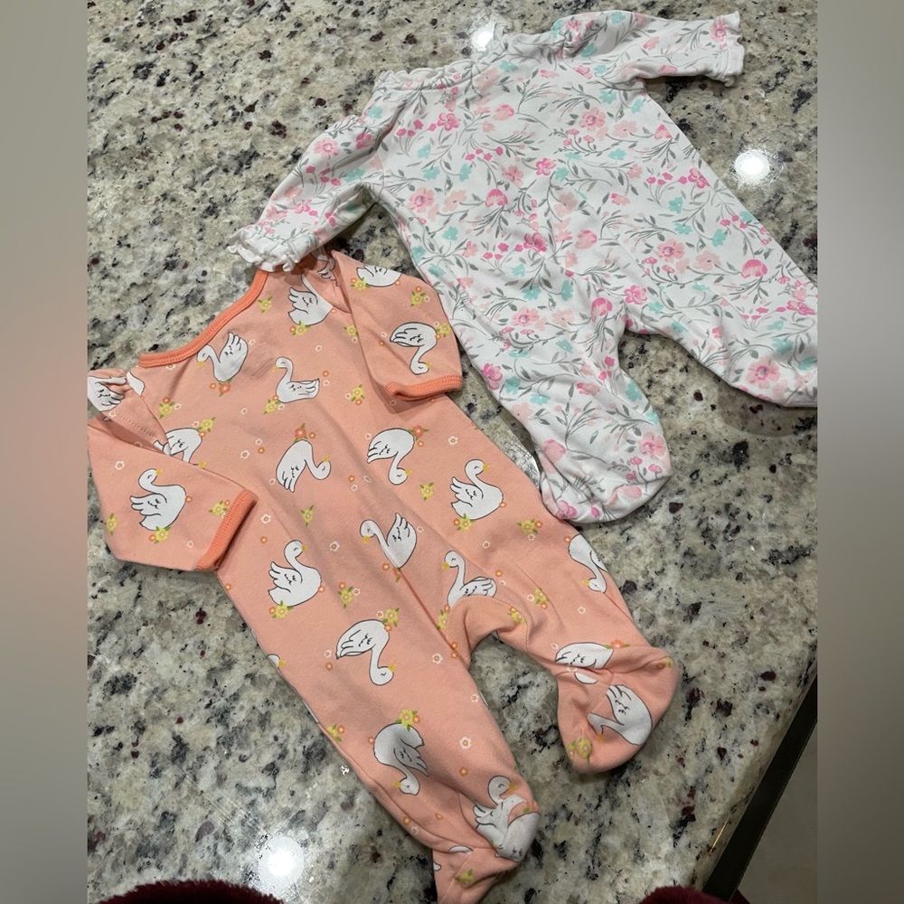 Lot of 2 Long Sleeves feet in jumpers NEWBORN Floral & Swan Print One Pieces